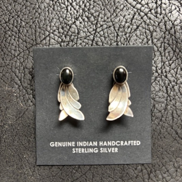 Navajo vintage sterling silver /onyx earrings - Beautiful - Picture 1 of 2